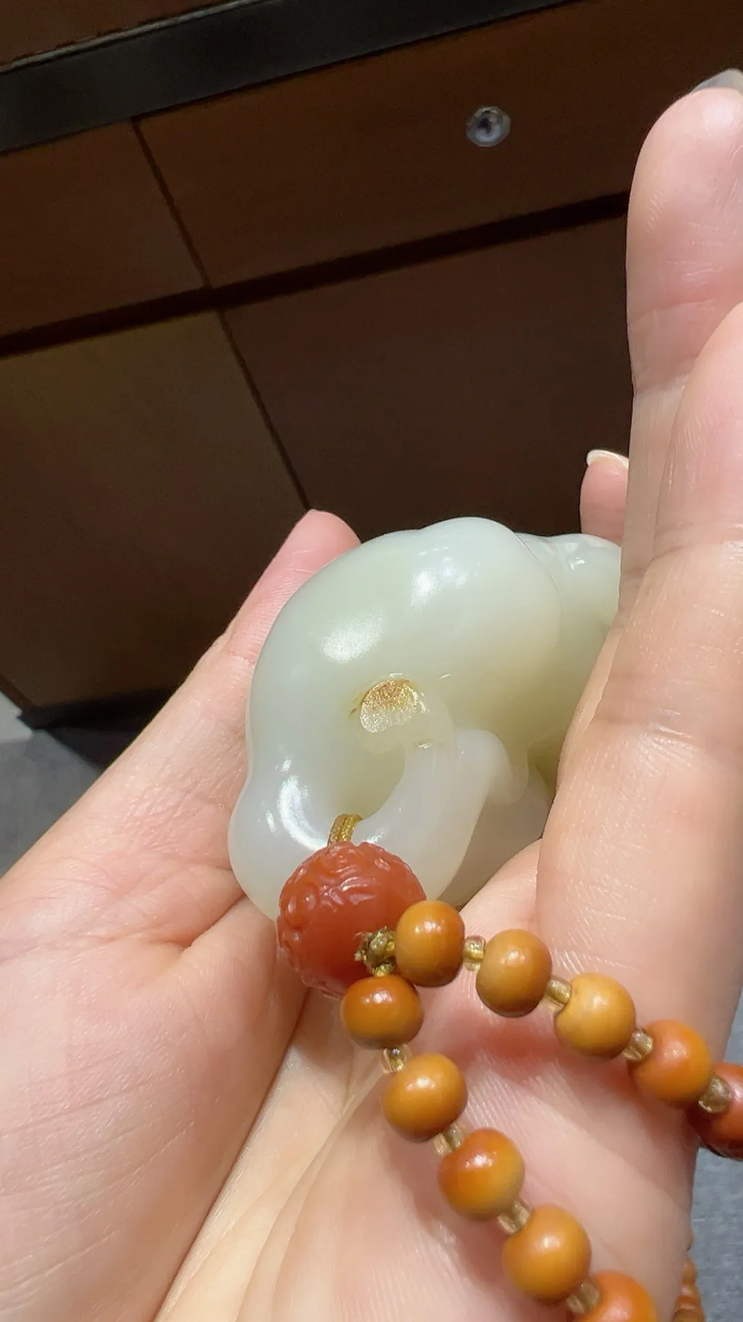 高品质｜籽料｜貔貅
油膏料 工艺精湛 值得拥有哦

重106.3克 尺寸66*35.7*38.3m m