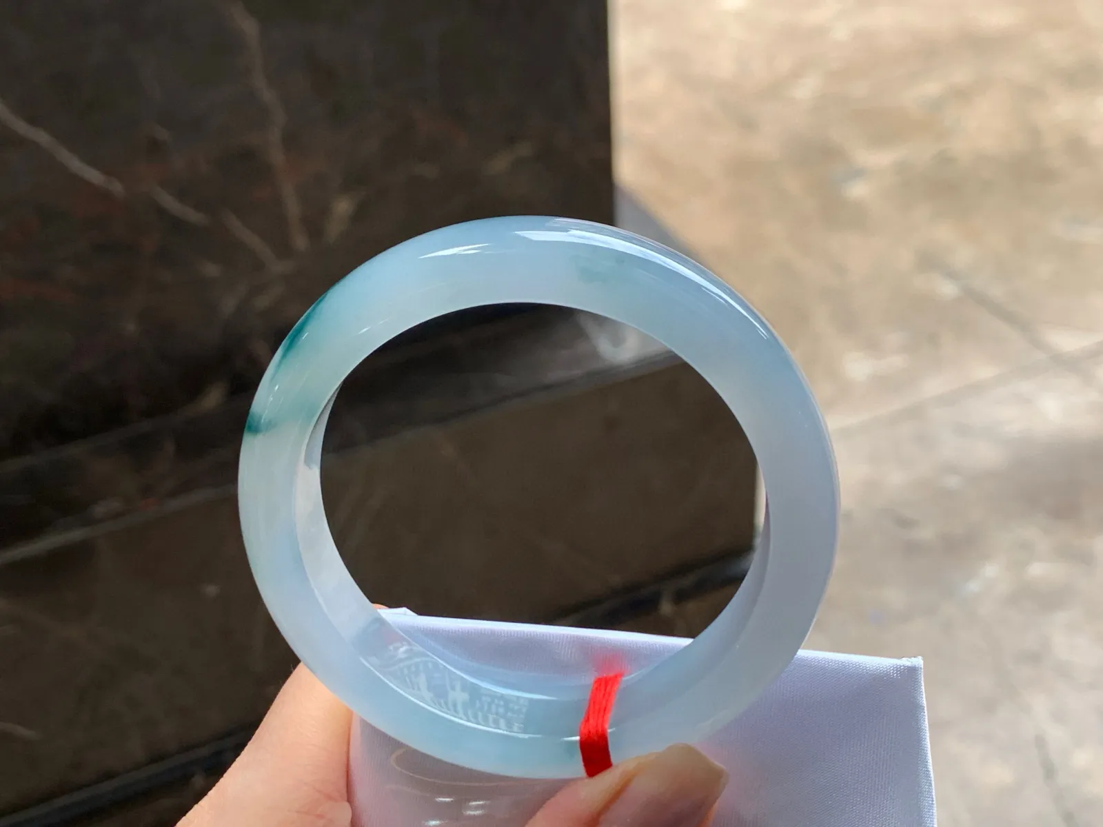 冰飘花手镯
水润56.6/13.4/8.8mm