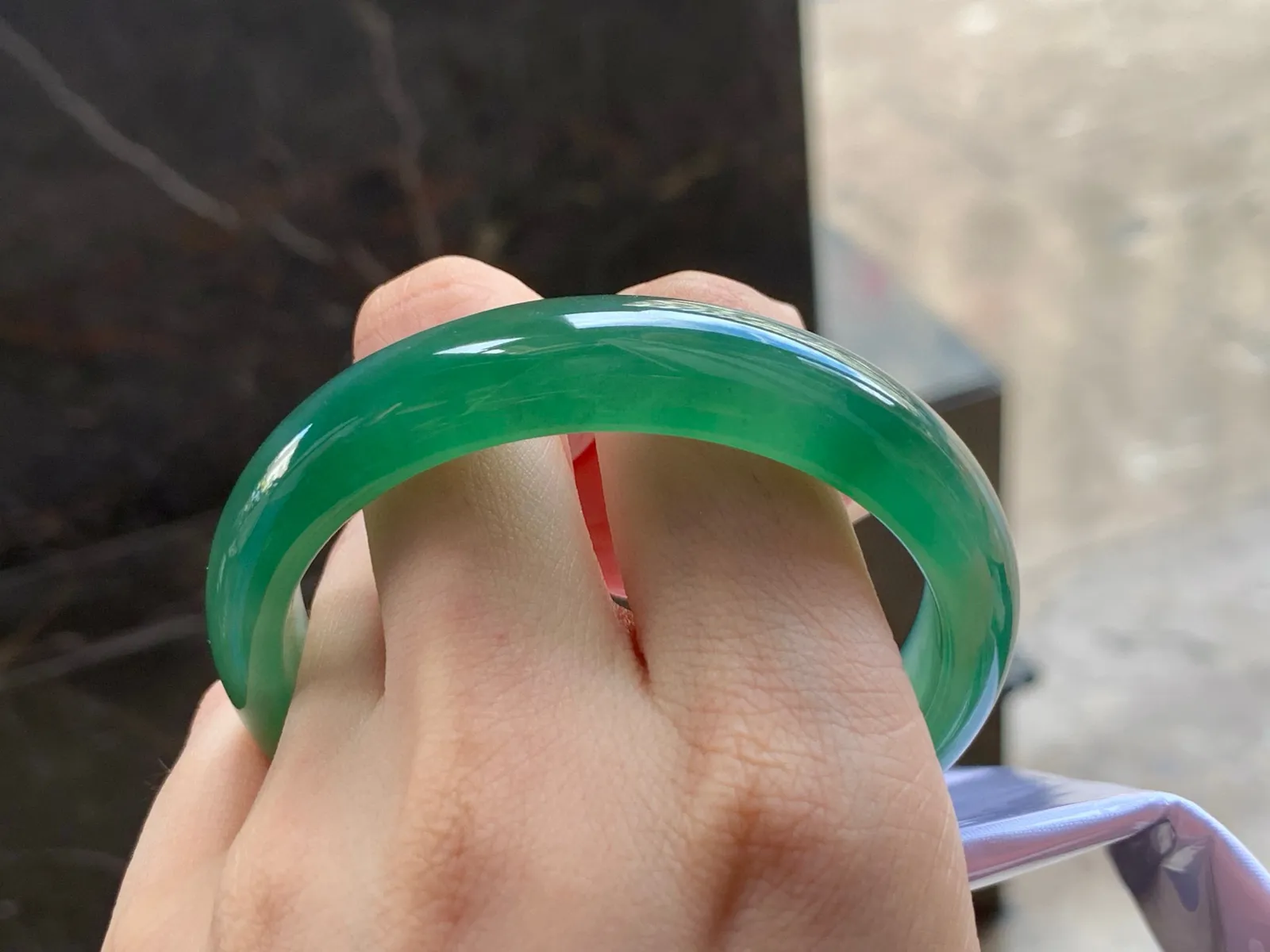 冰种油绿手镯
种老56/12.3/7.5mm