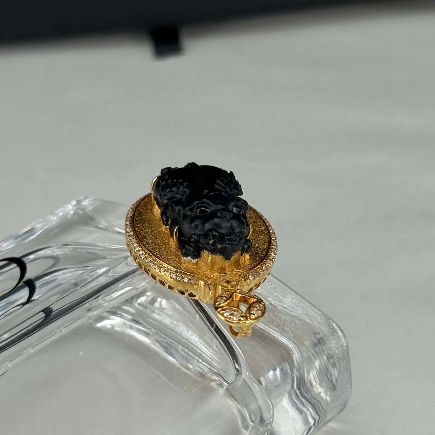 精品18k墨翠貔貅吊坠 种好色正 黑度极好 打灯通透 油性十足 尺寸37.8