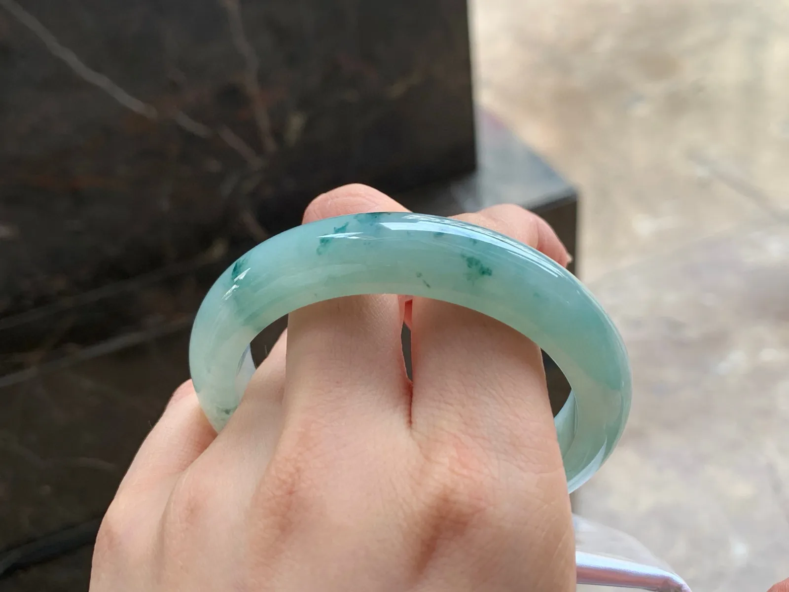 冰飘花手镯
水润55.4/11.8/8.7mm