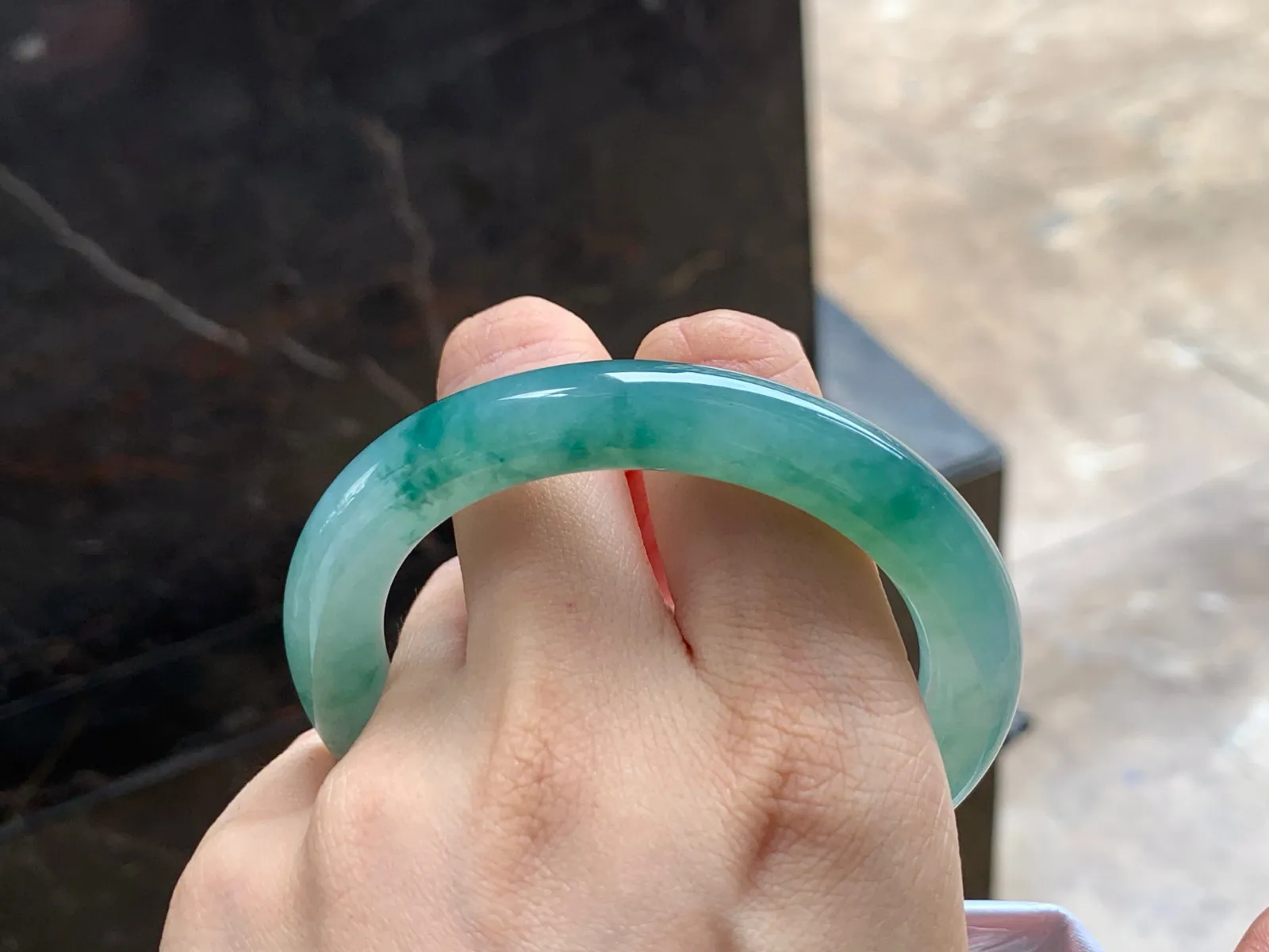 冰飘花福镯
水润清爽 54/9.8mm
