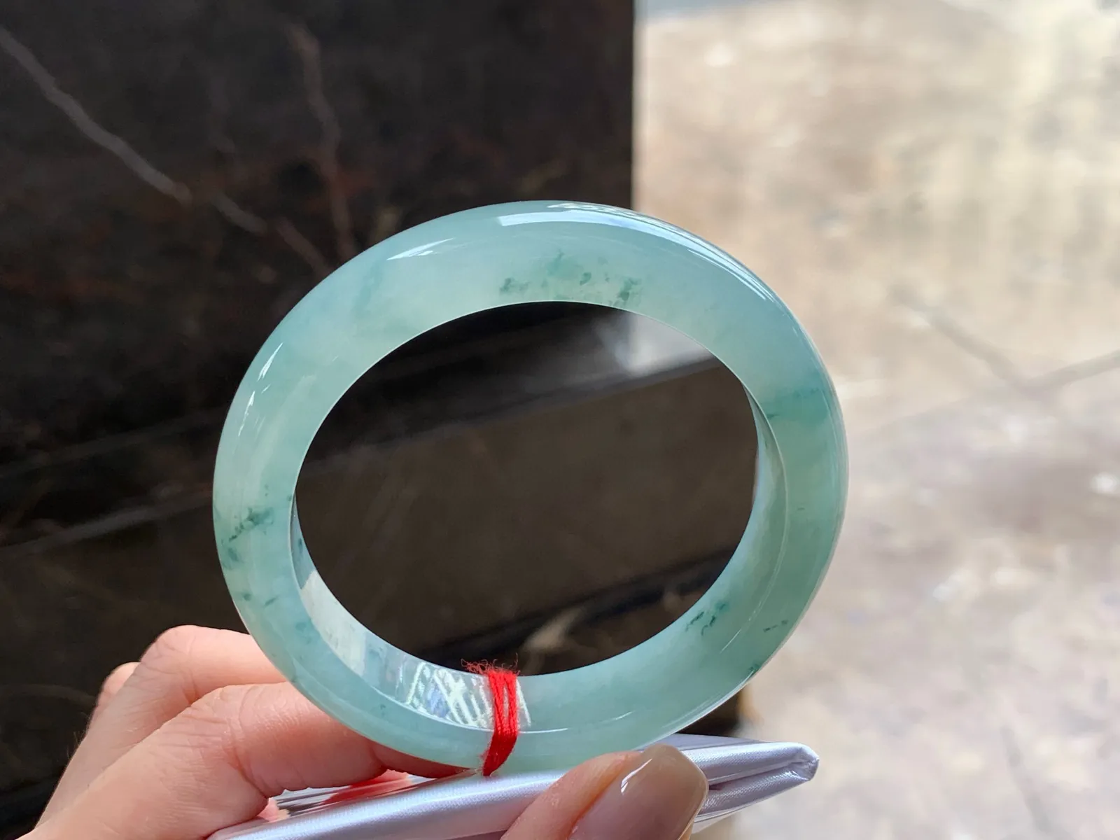 冰飘花手镯
水润55.4/11.8/8.7mm
