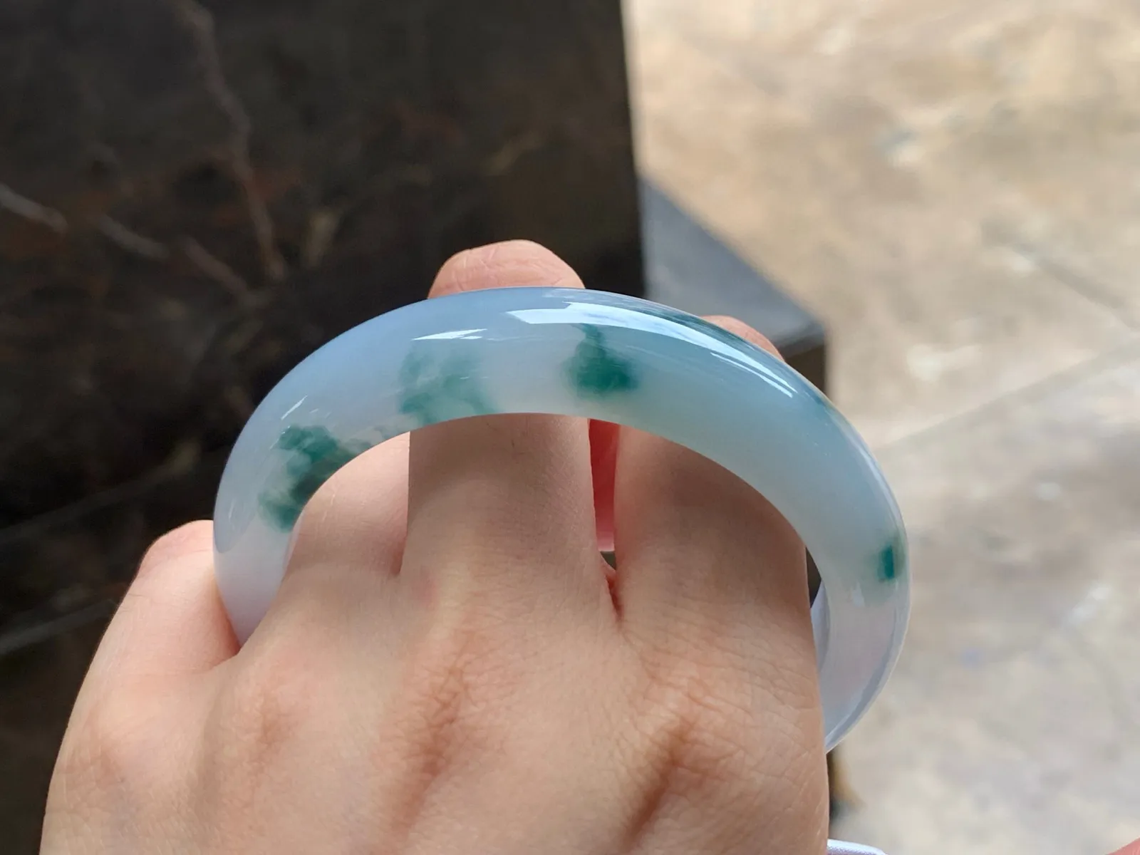 冰飘花手镯
水润56.6/13.4/8.8mm