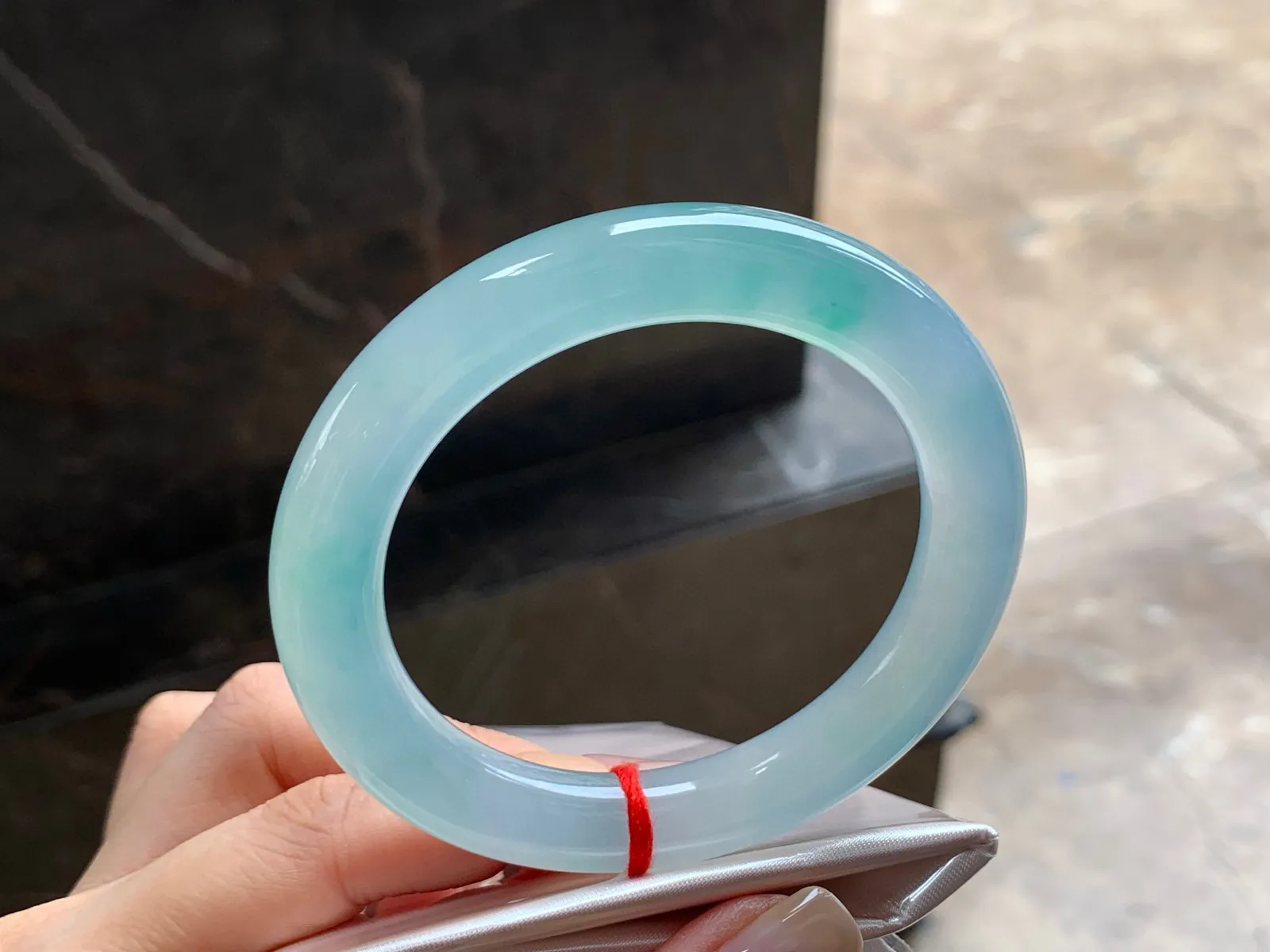 冰种淡晴飘色福镯
种老54.5/10.3mm