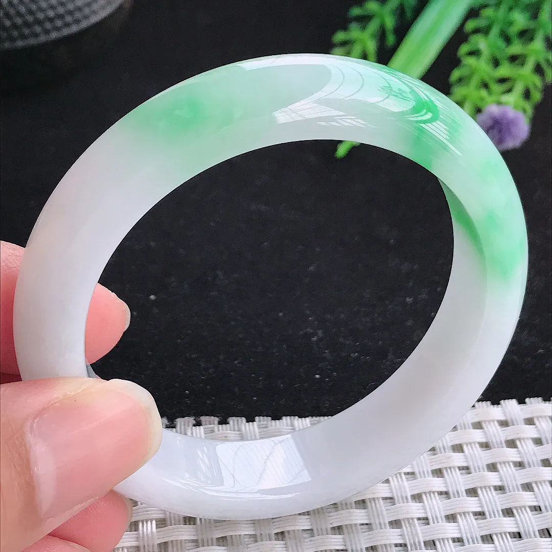 自然光52.5/13.3/8.2老坑冰润水灵白底青阳绿手镯玉镯平安镯小圈口