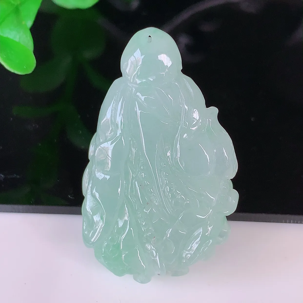 自然光实拍，冰胶飘绿招百财翡翠白菜吊坠，百财聚来，财源滚滚，色泽鲜艳，精工水润的白菜，性价比高！#5