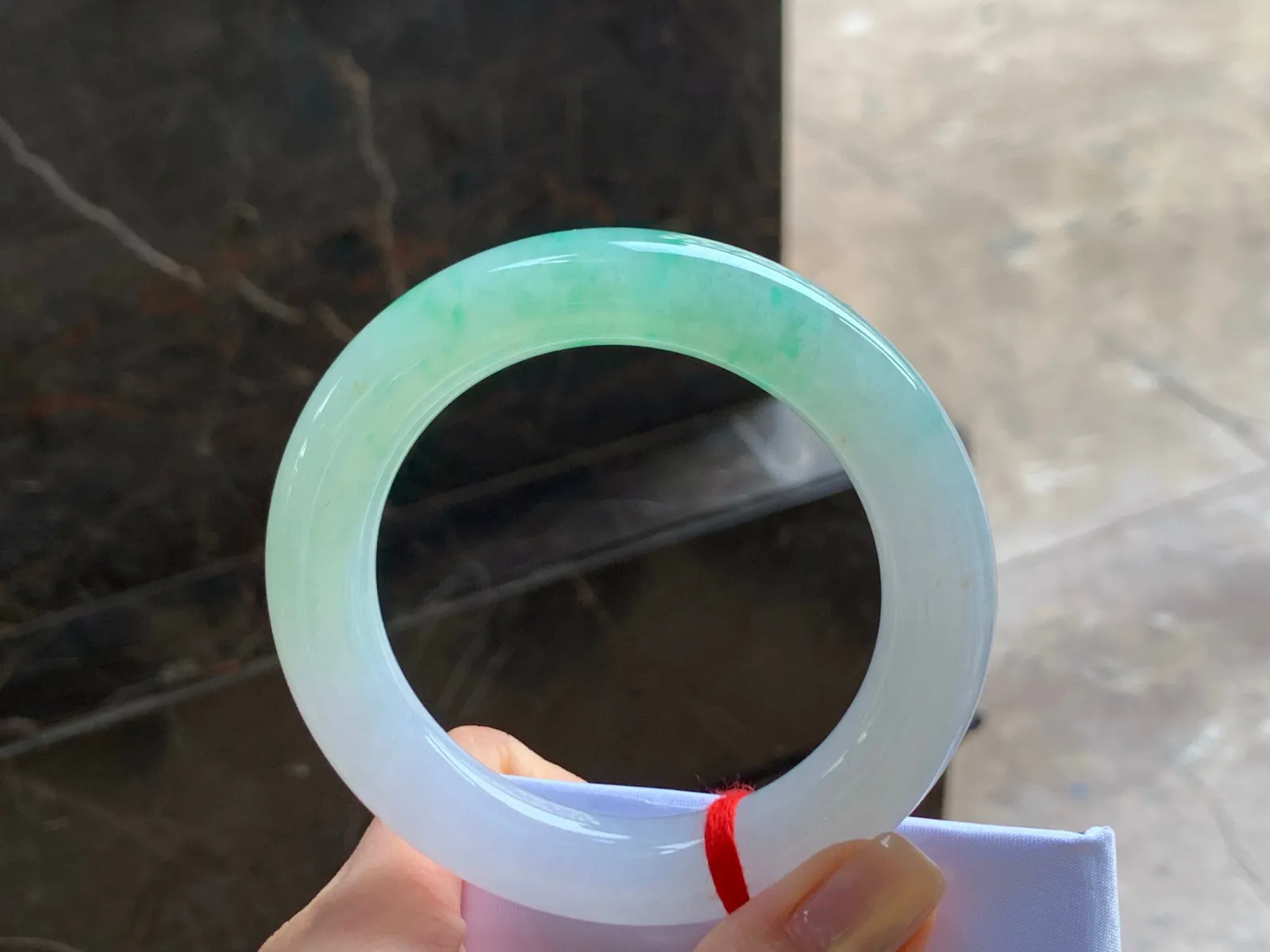 冰带色福镯
水润57/12mm