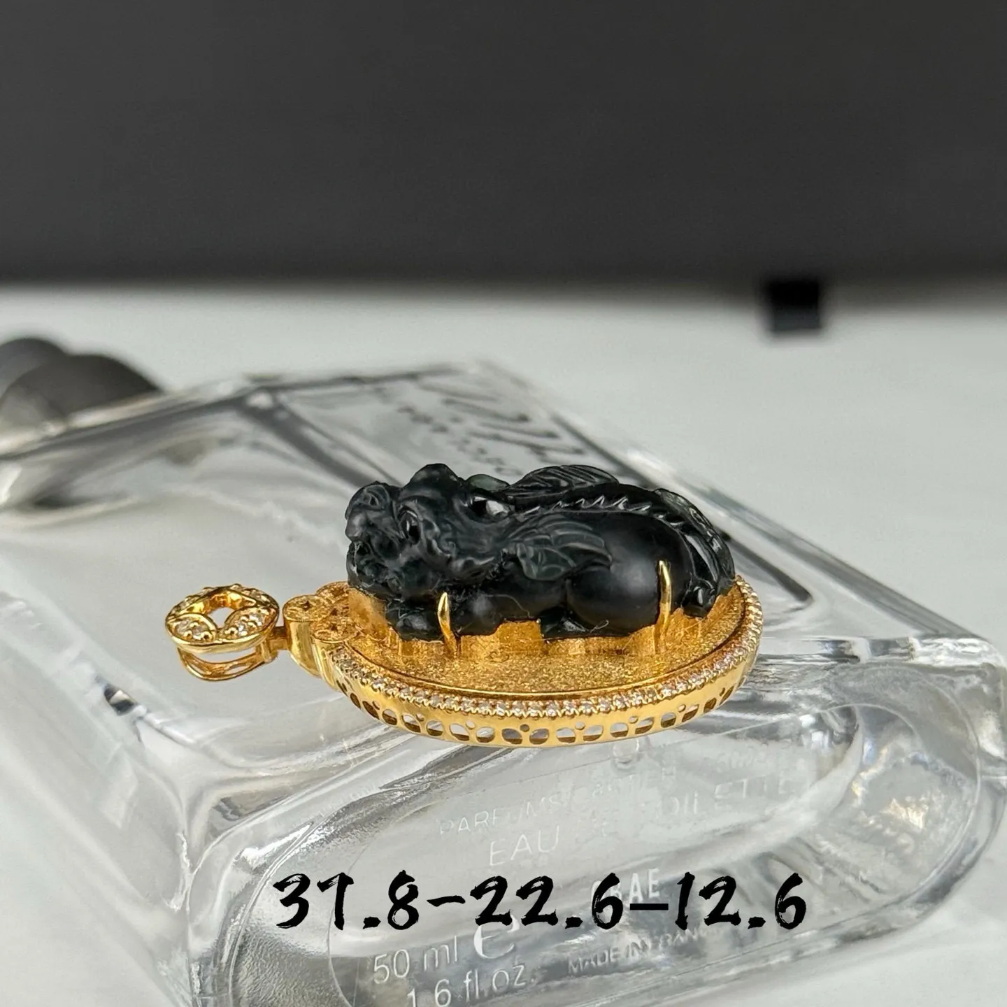精品18k墨翠貔貅吊坠 种好色正 黑度极好 打灯通透 油性十足 尺寸37.8
