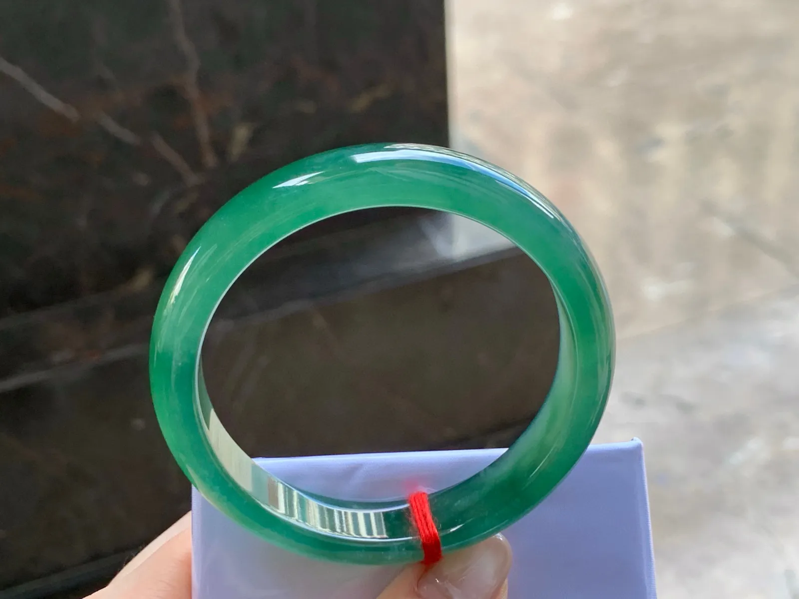 冰种油绿手镯
种老56/12.3/7.5mm