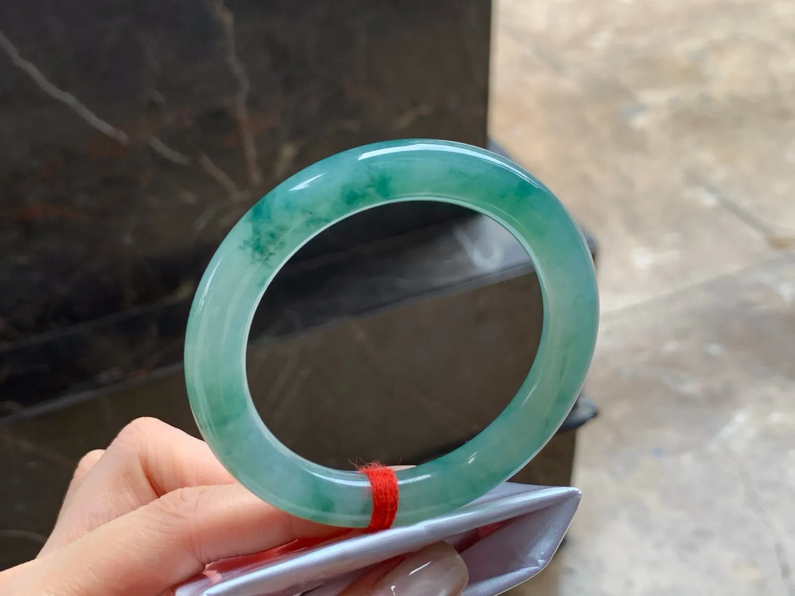 冰飘花福镯
水润清爽 54/9.8mm