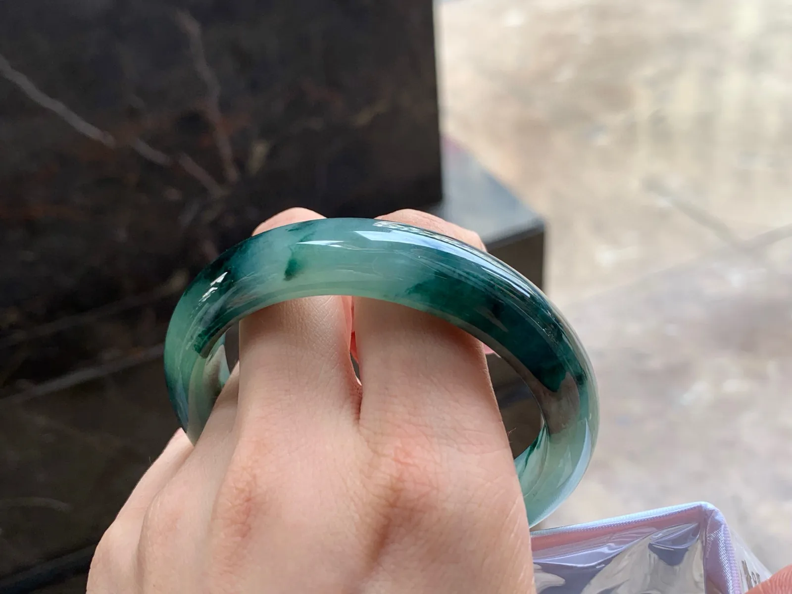 飘花手镯
水润独特 56.8/12.5/8mm