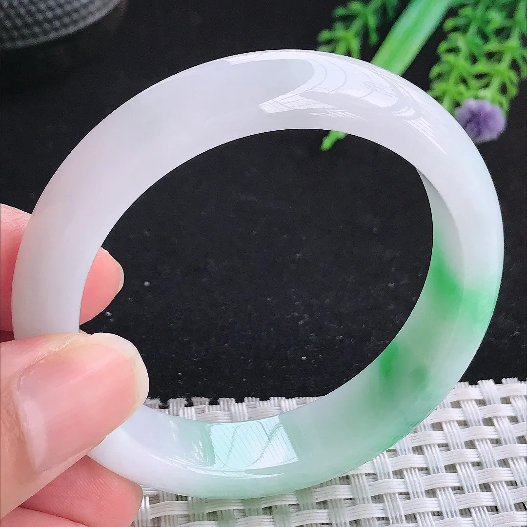 自然光52.5/13.3/8.2老坑冰润水灵白底青阳绿手镯玉镯平安镯小圈口