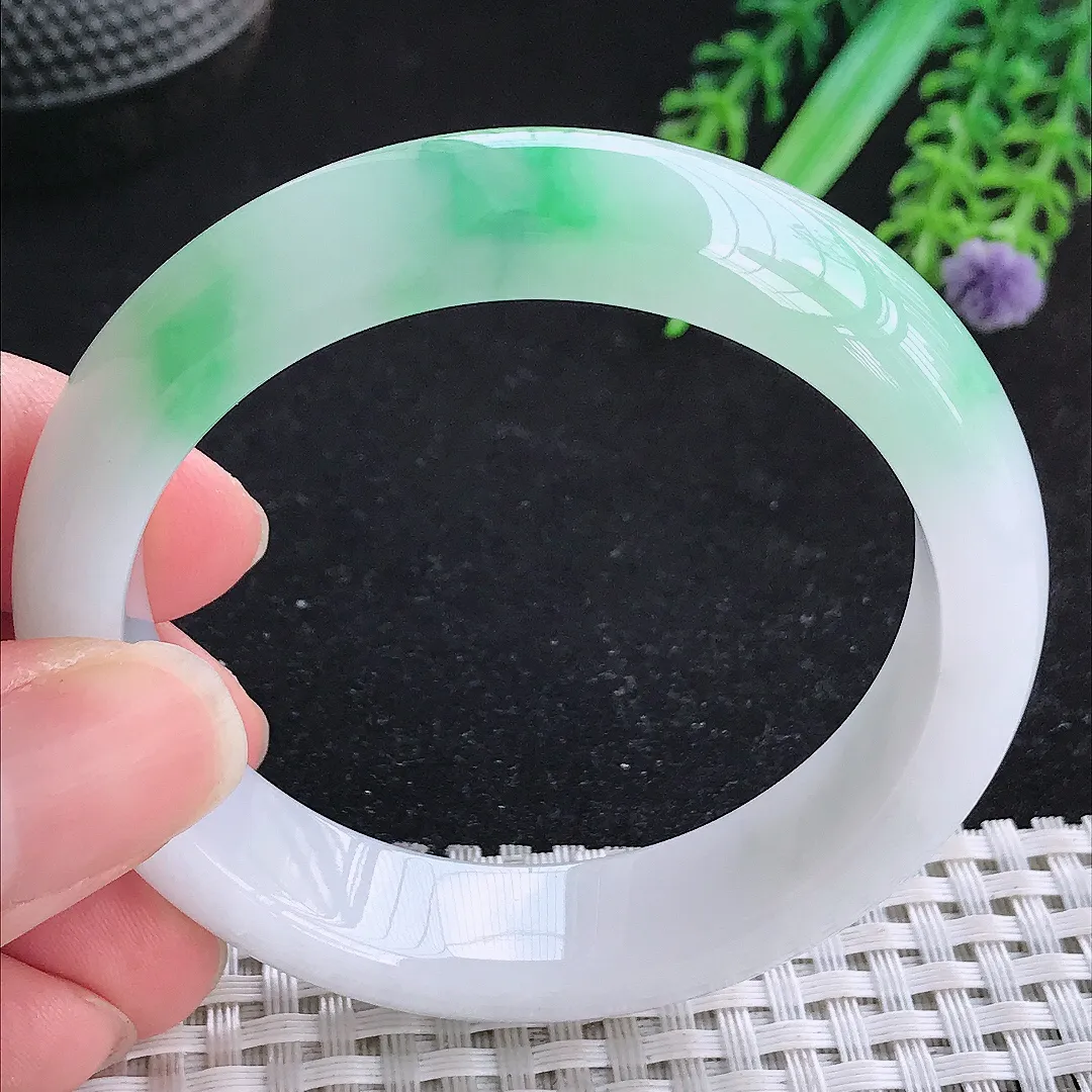 自然光52.5/13.3/8.2老坑冰润水灵白底青阳绿手镯玉镯平安镯小圈口