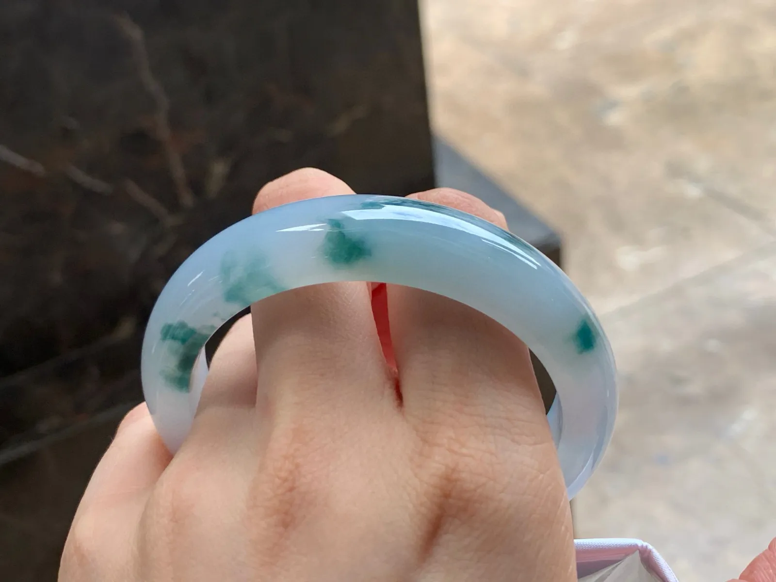 冰飘花手镯
水润56.6/13.4/8.8mm