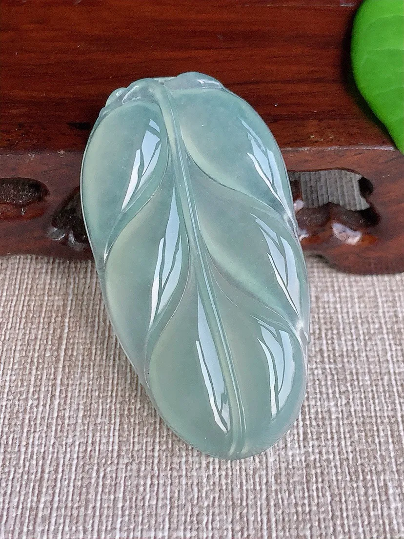 a货翡翠老坑冰种晴水大叶子金枝玉叶吊坠 尺寸50×26.7×5.2mm 重量13.88g 0716