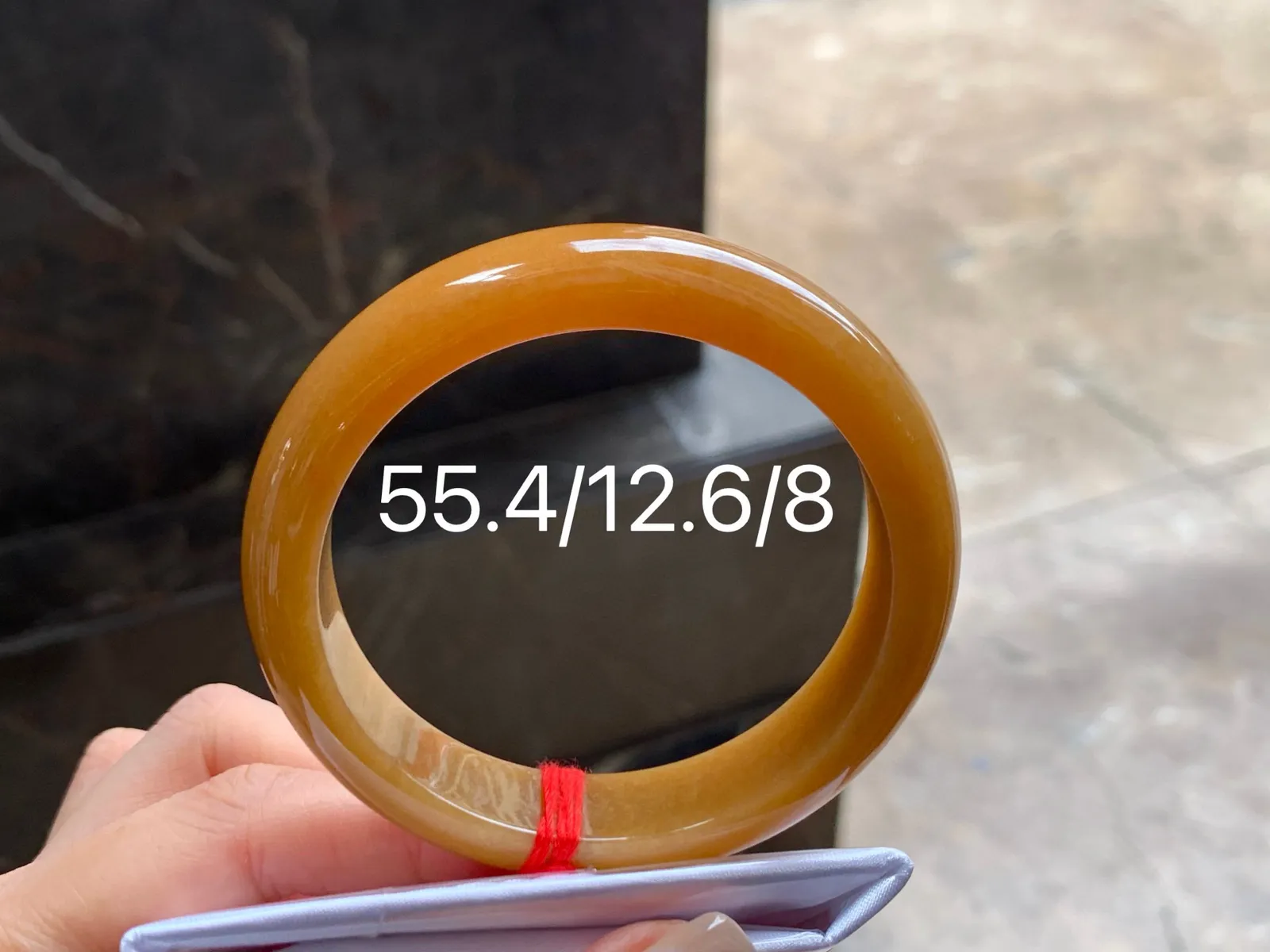 黄翡手镯
独特55.4/12.6/8mm