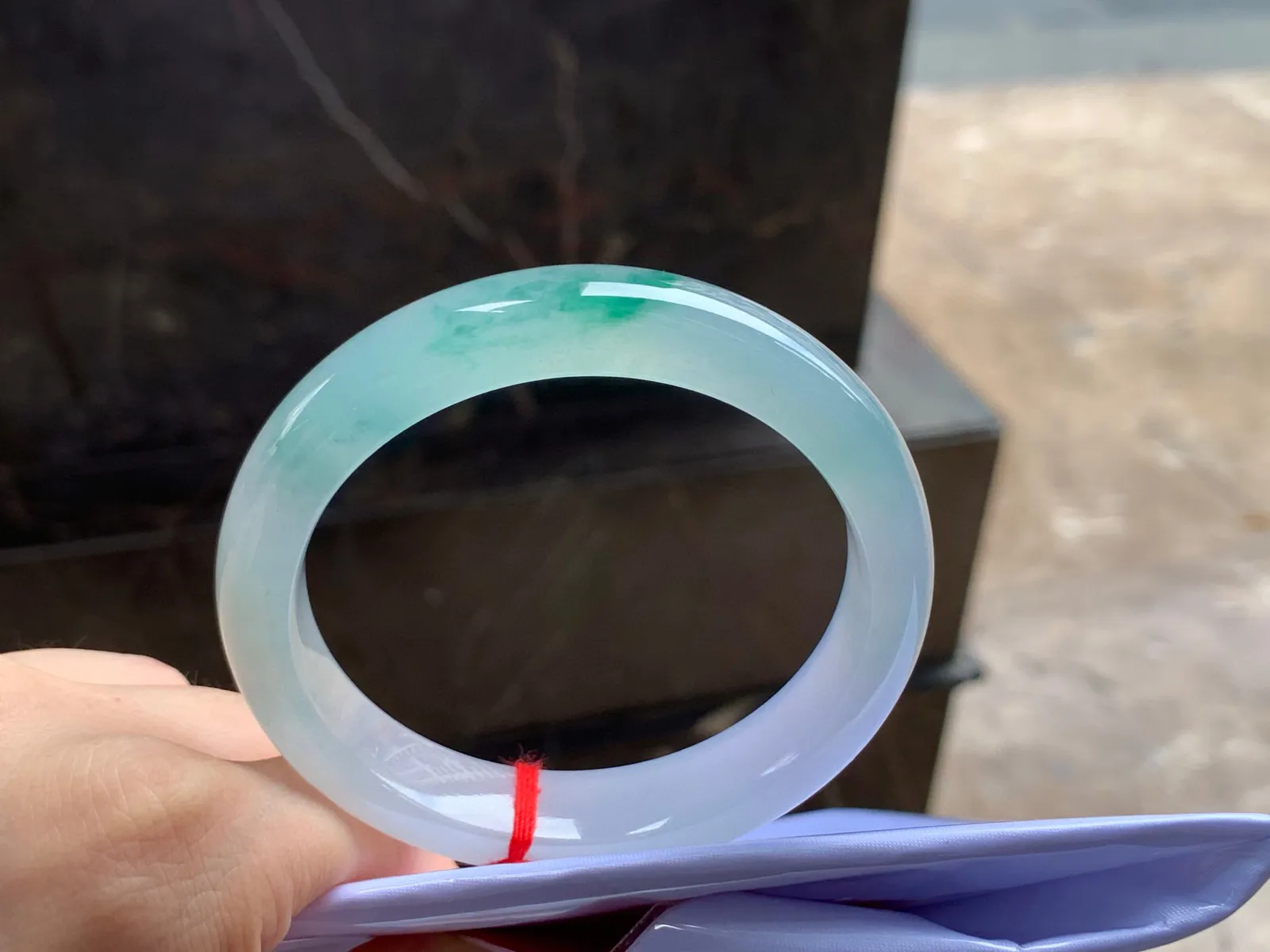 冰种飘花手镯
清爽57/12.8/8.6mm
