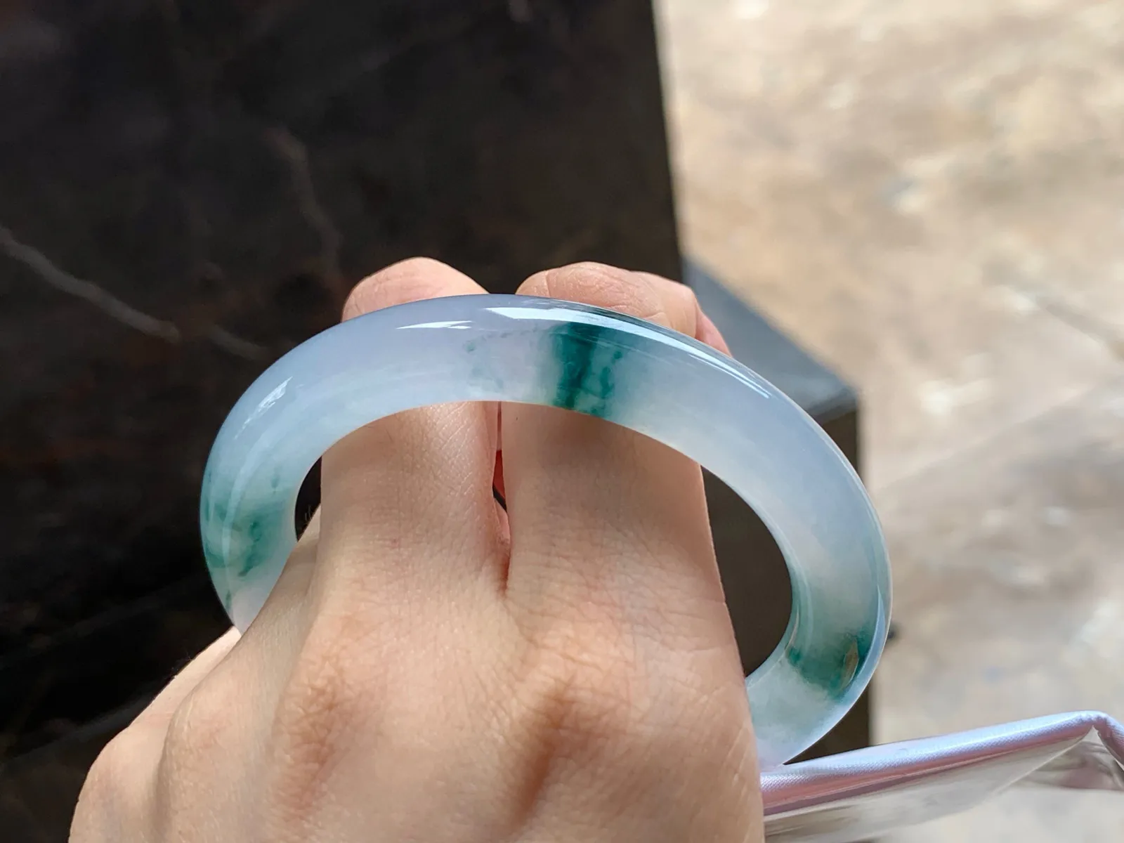 冰种飘花福镯
种好水足 54.5/9.5mm