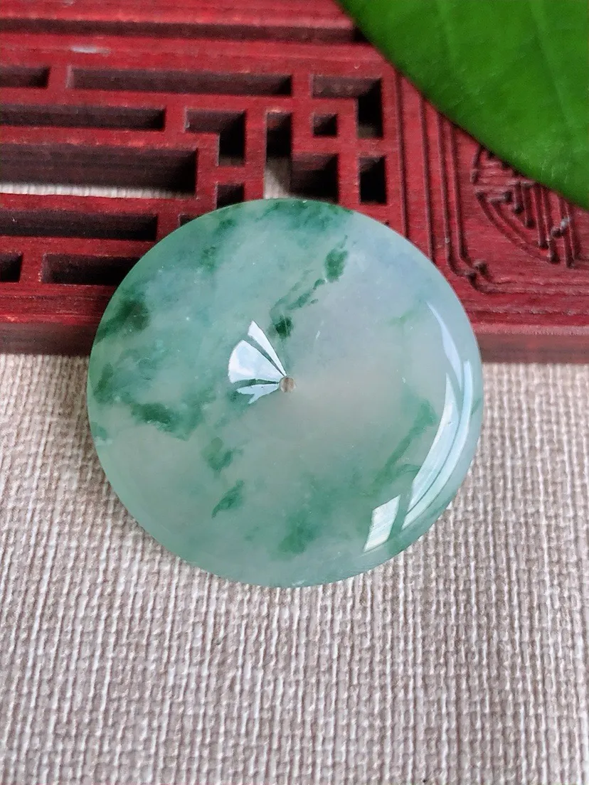 a货翡翠老坑冰种飘花平安扣吊坠 尺寸32.8×5.3mm 重量12.27g 0716