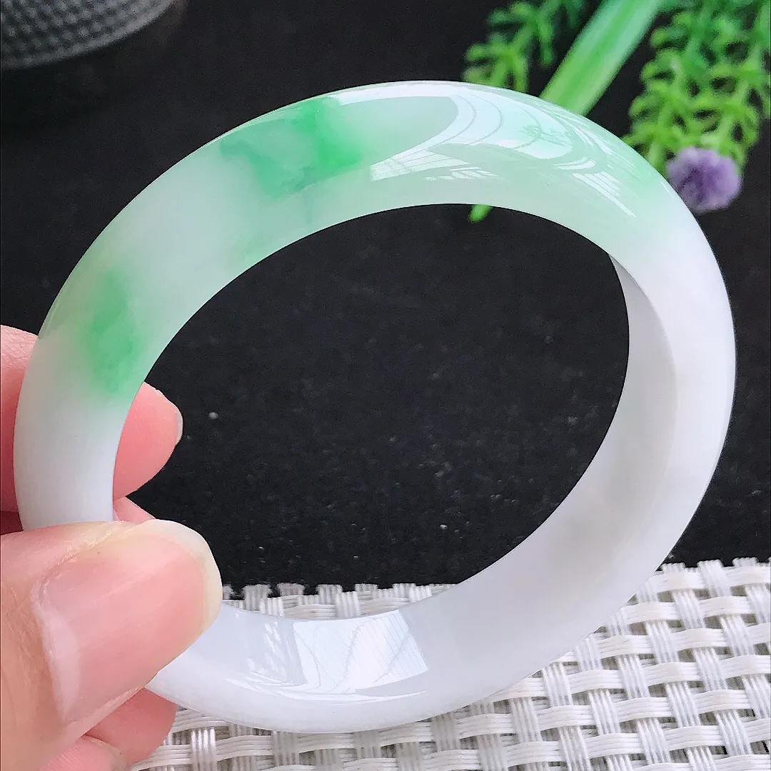 自然光52.5/13.3/8.2老坑冰润水灵白底青阳绿手镯玉镯平安镯小圈口