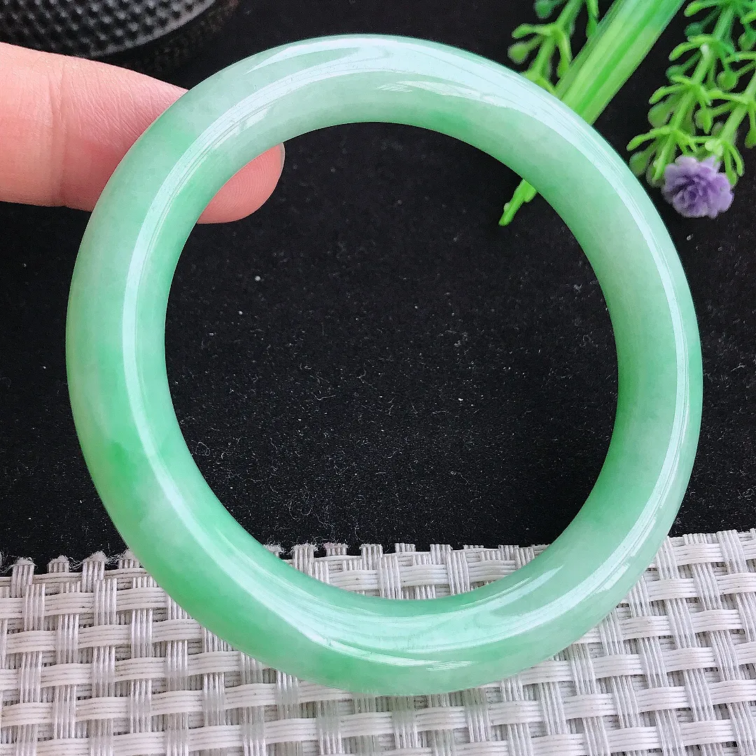 自然光54.5/10.2/9.7老坑秀气满绿苹果绿圆条手镯玉镯平安镯美人镯