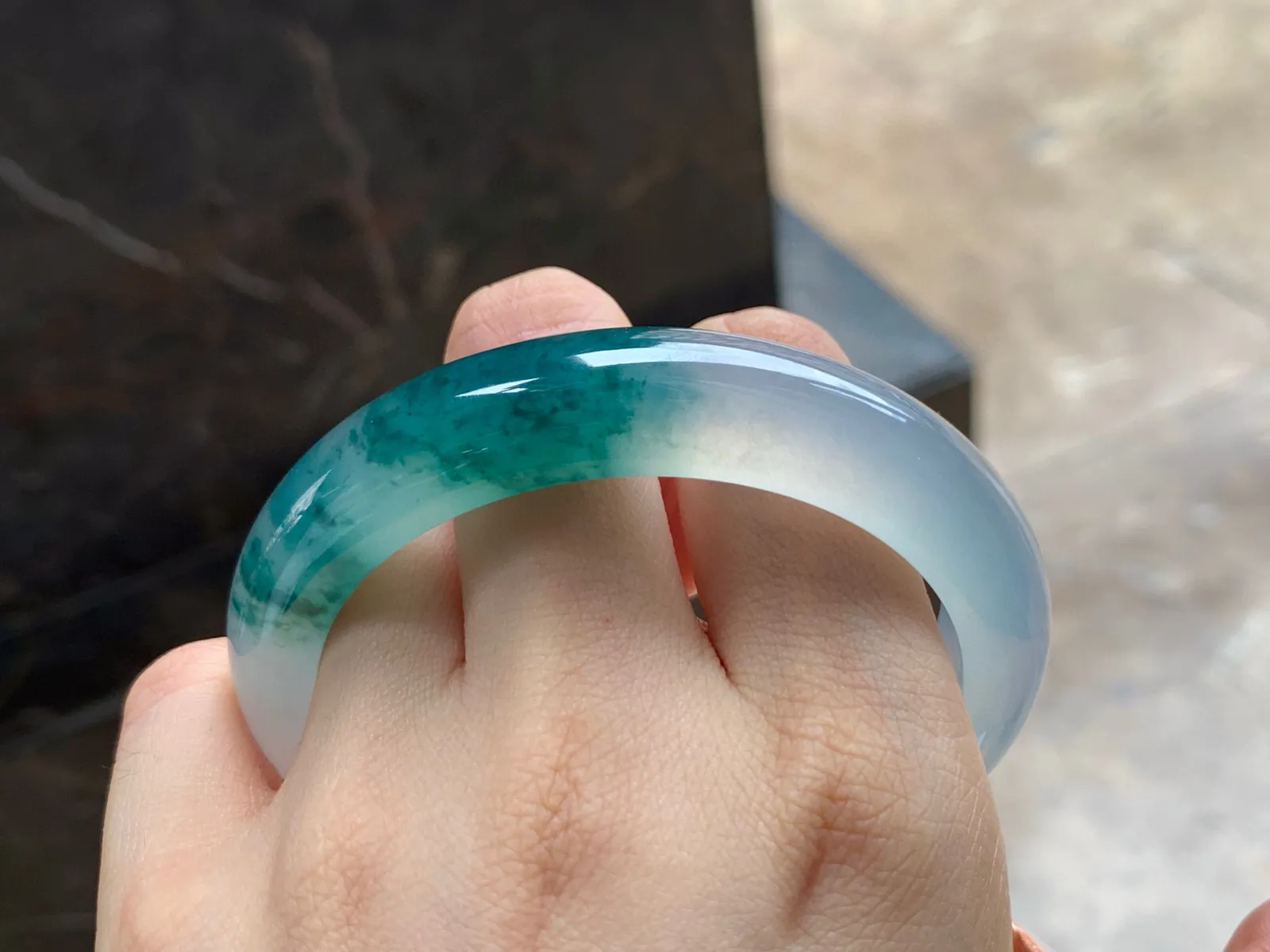 冰种飘花手镯
种老58/13/8.8mm
