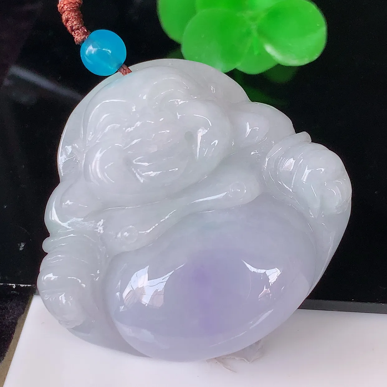 自然光实拍，大件饱满紫罗兰佛公吊坠，翡翠笑佛，饱满，开脸喜庆，配戴优雅迷人！#41.16尺寸41.5*39*12.5