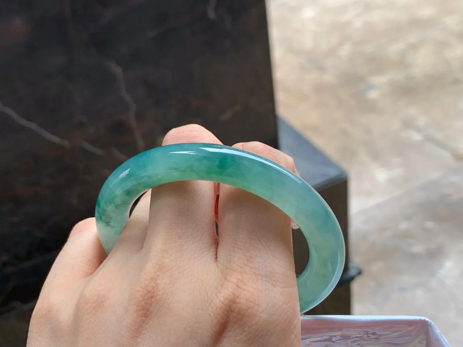 冰飘花福镯
水润清爽 54/9.8mm