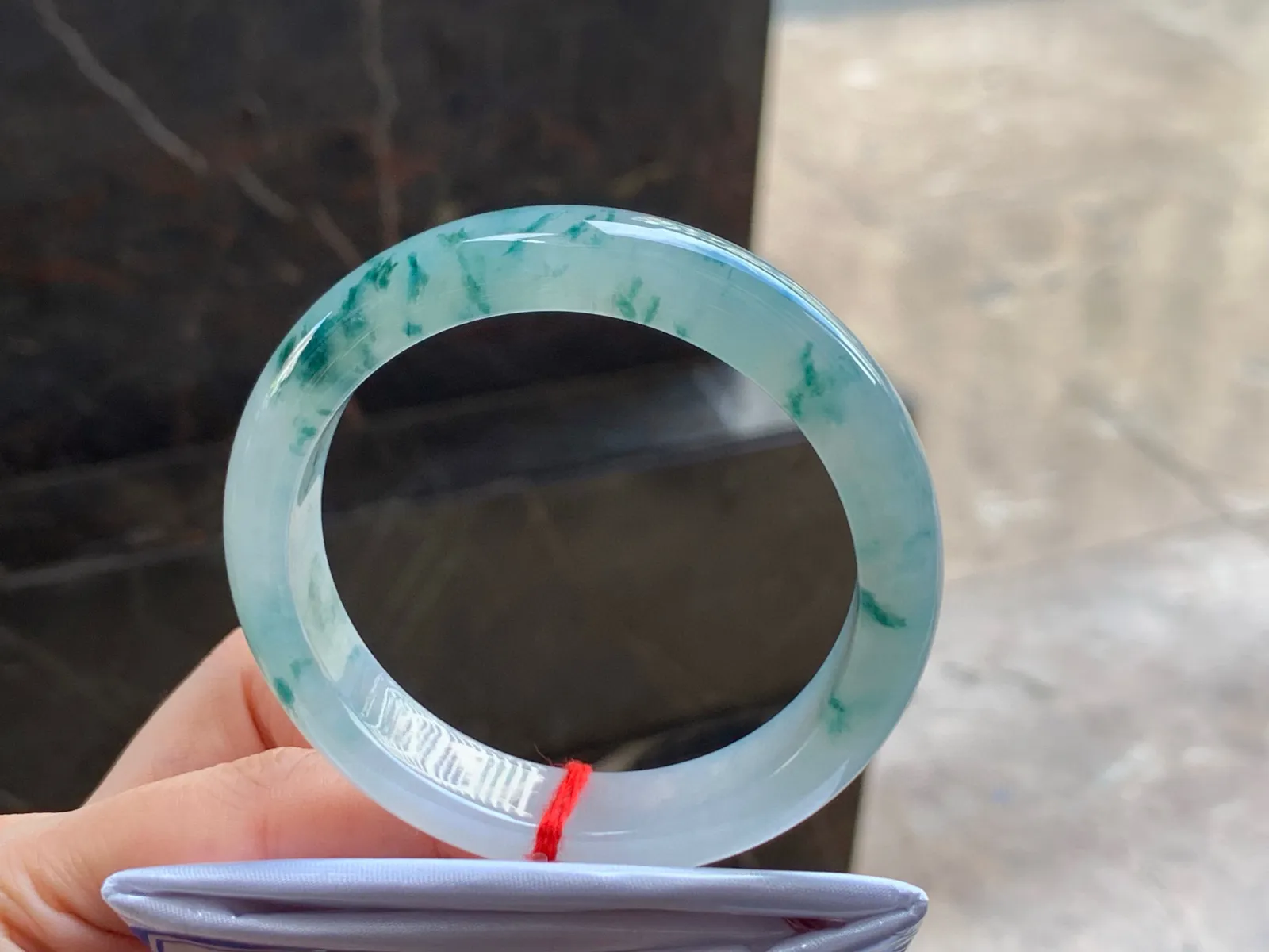 冰飘花手镯
水润53.7/12.5/7.8mm