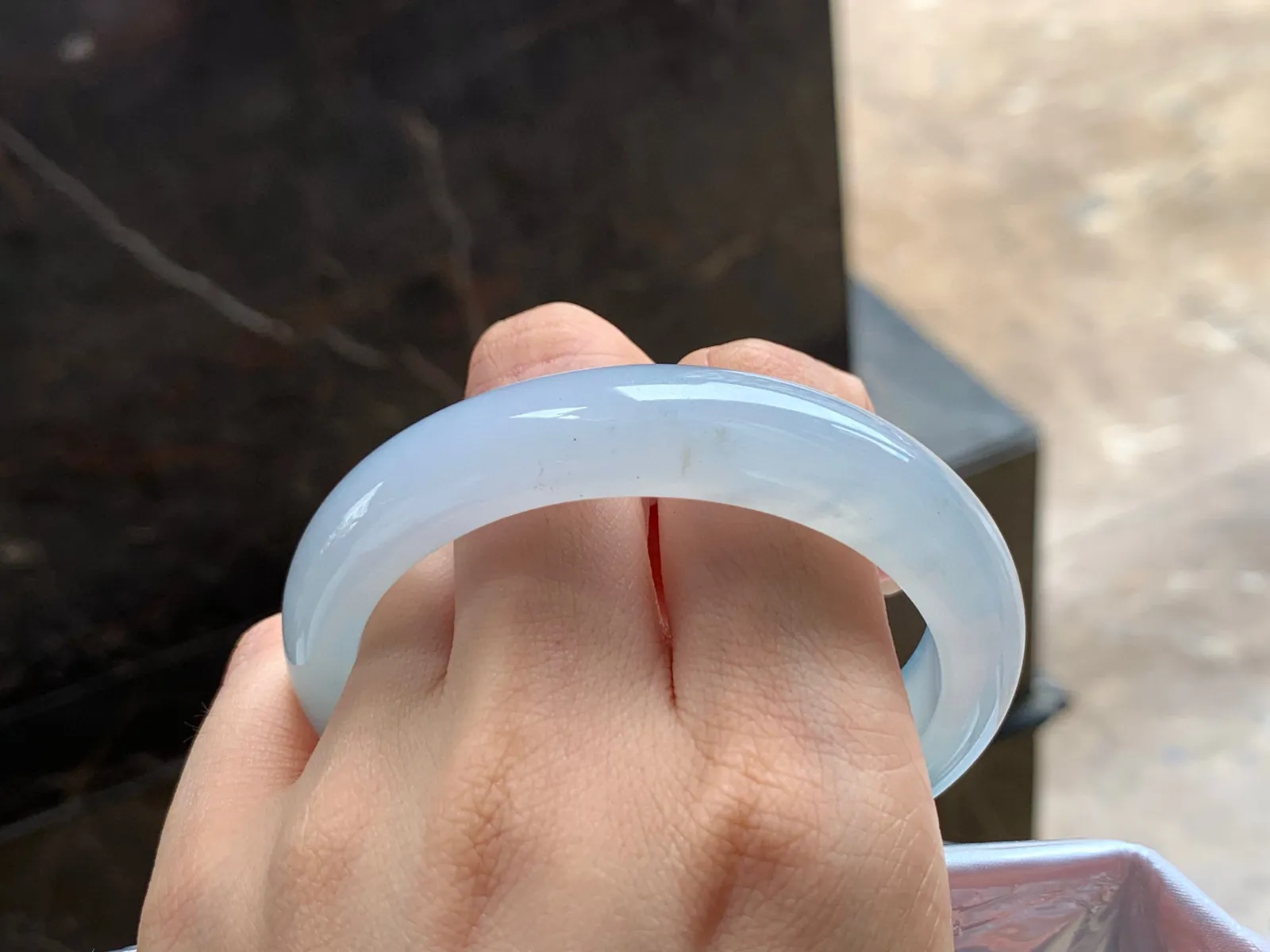 冰种飘花贵妃镯
种好水足 56/12.7/8mm
