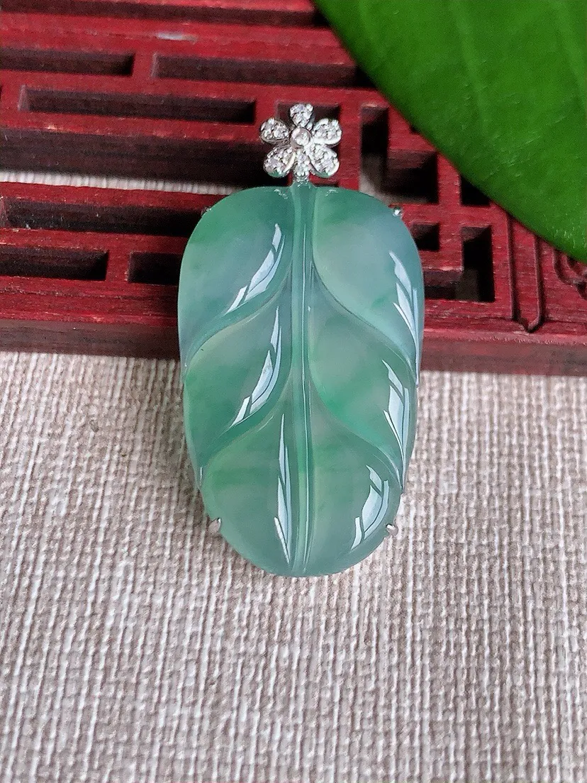a货翡翠老坑冰种18K金伴钻镶嵌飘花叶子金枝玉叶吊坠 尺寸38.2×31×19.6×5.5mm 重量