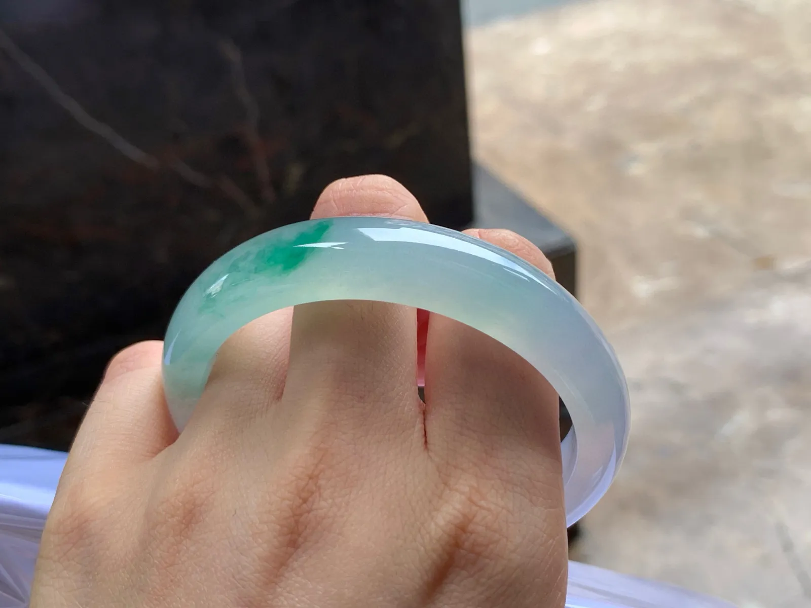 冰种飘花手镯
清爽57/12.8/8.6mm
