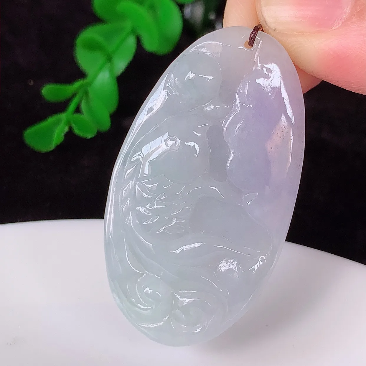 自然光实拍，紫罗兰荷叶鱼、和和美美翡翠玉坠，财源广进，自然隐逸、荷本是素不着尘之物，有和美之寓意。#