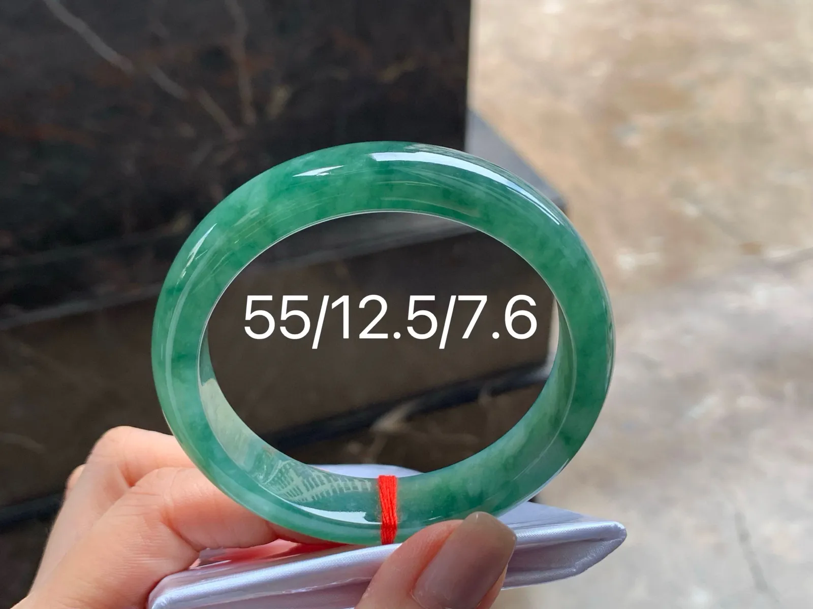 飘花手镯
水润独特 55/12.5/7.6mm