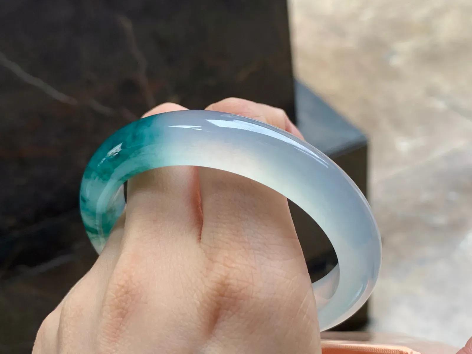 冰种飘花手镯
种老58/13/8.8mm