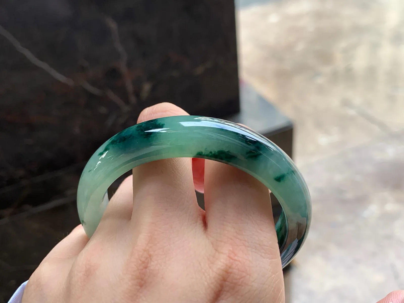 飘花手镯
水润独特 56.8/12.5/8mm