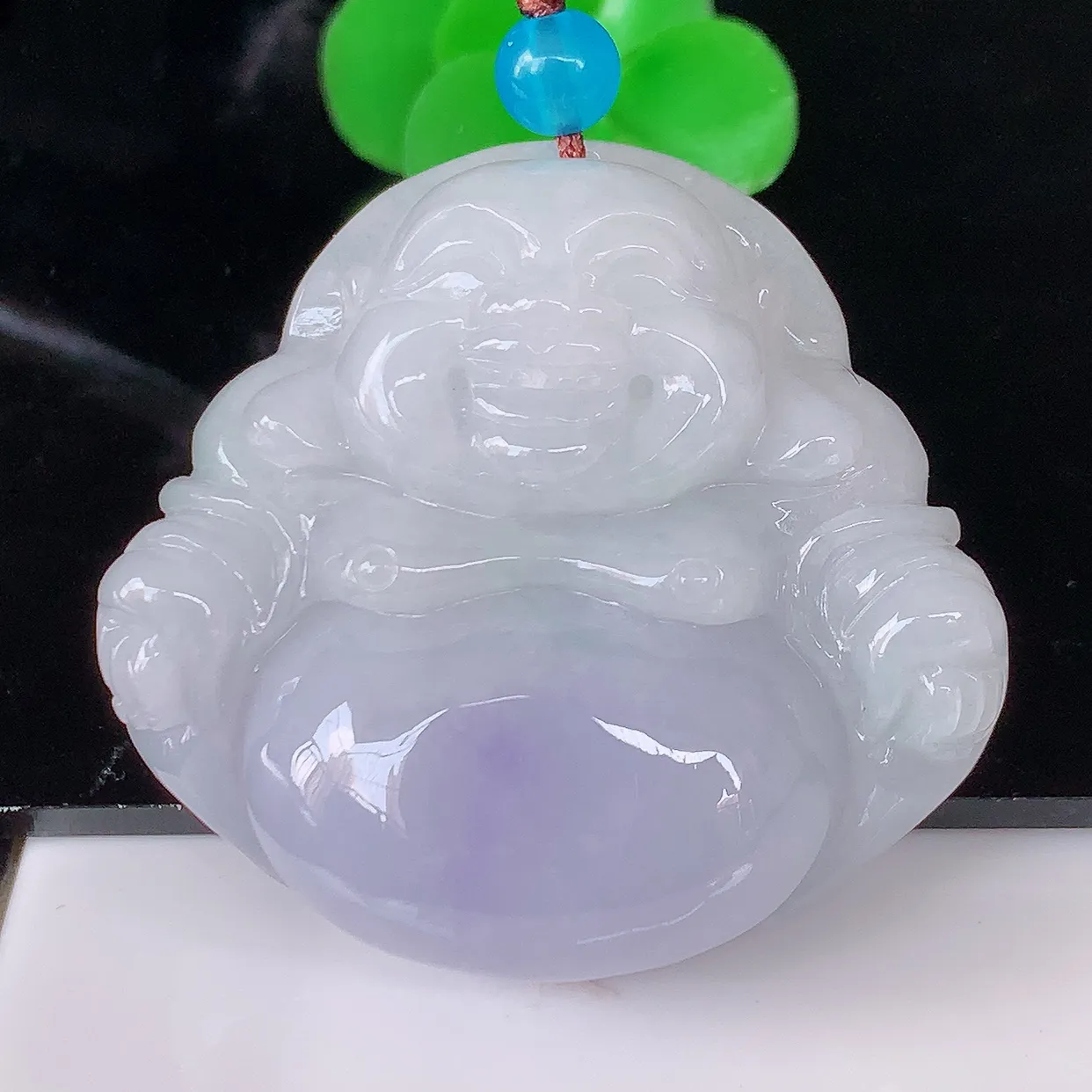 自然光实拍，大件饱满紫罗兰佛公吊坠，翡翠笑佛，饱满，开脸喜庆，配戴优雅迷人！#41.16尺寸41.5