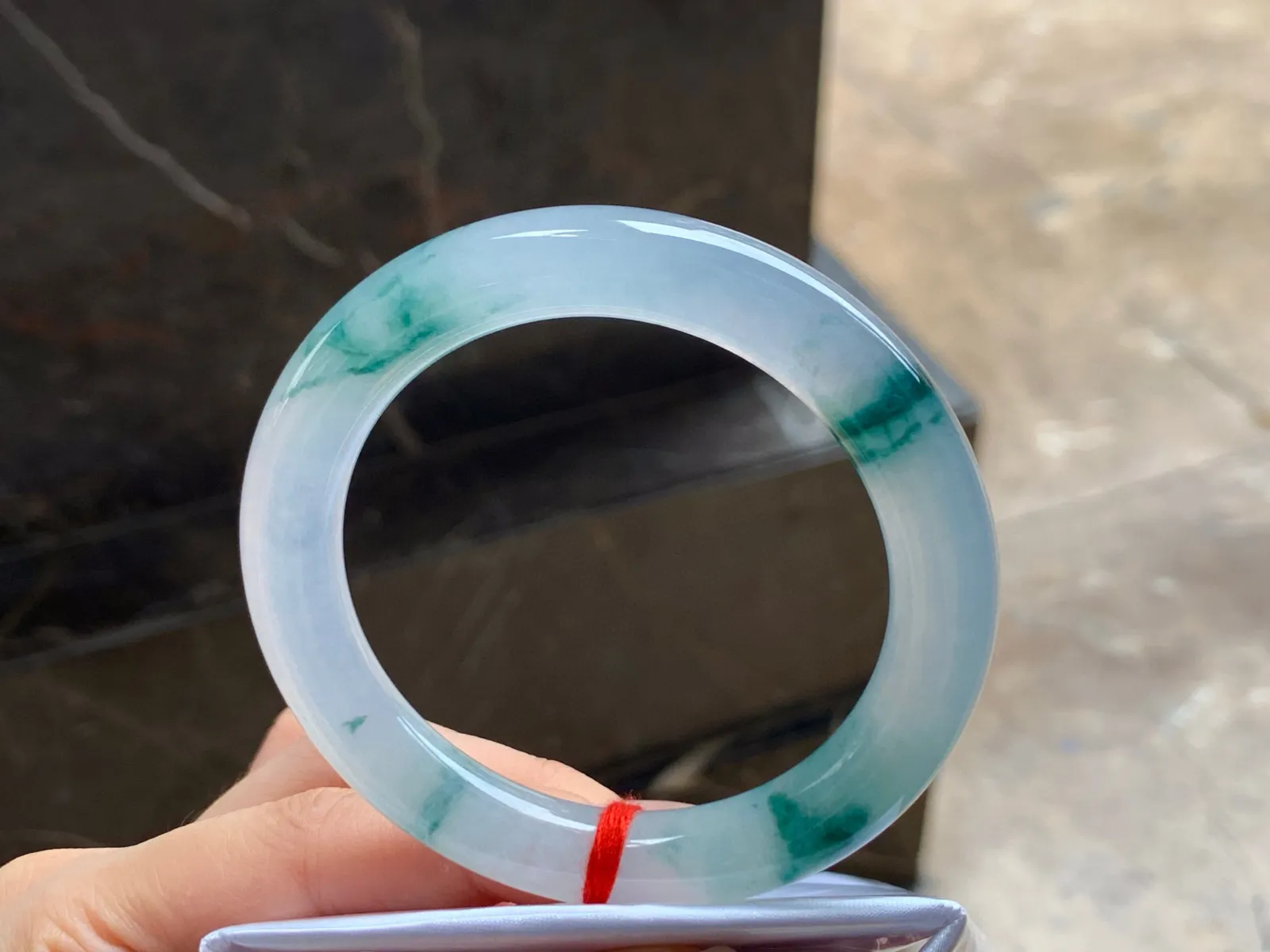 冰种飘花福镯
种好水足 54.5/9.5mm