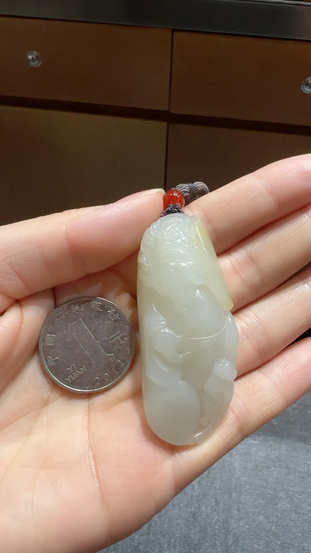 精品级｜籽料｜钟馗纳福
料细油 手感棒 挂件手把皆可

重41克 尺寸58*24*19.6m m