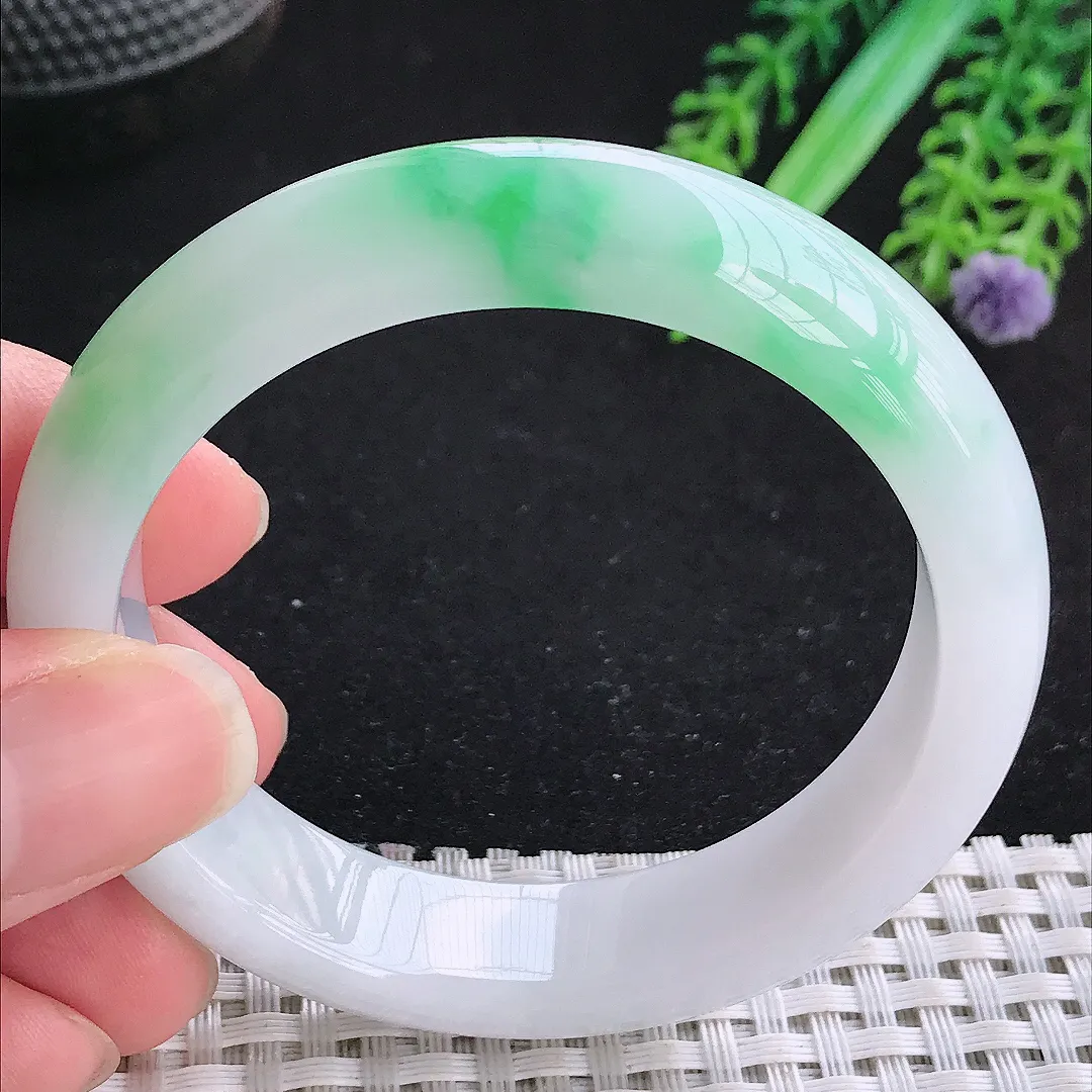 自然光52.5/13.3/8.2老坑冰润水灵白底青阳绿手镯玉镯平安镯小圈口