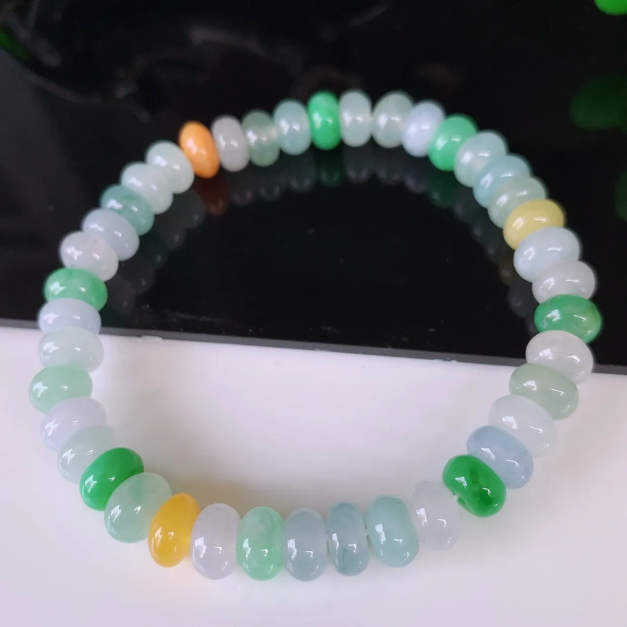 自然光实拍，冰润多彩翡翠手链手串，水润秀气，料子细腻，清爽，高档大气，自戴送礼佳品！#46.16取一