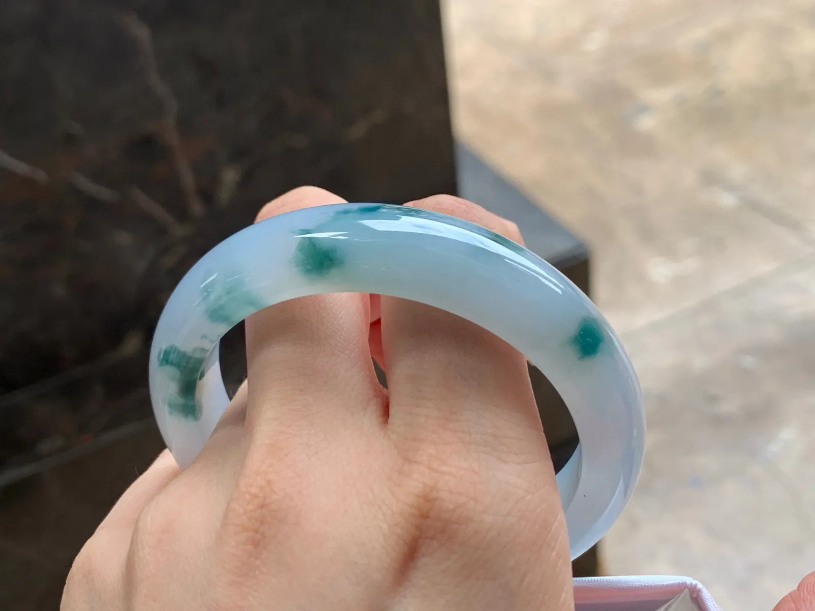 冰飘花手镯
水润56.6/13.4/8.8mm