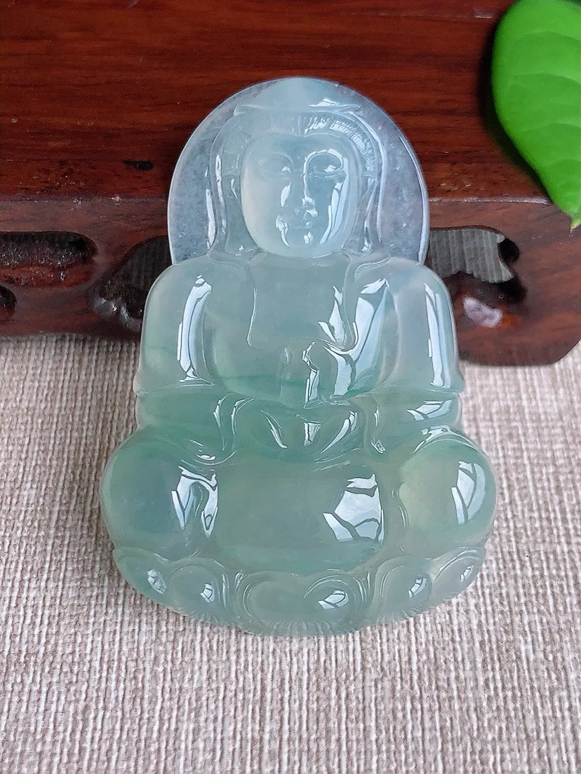 a货翡翠老坑冰种晴水正装观音吊坠 尺寸55.2×38×5.7mm 重量19.60g 0716