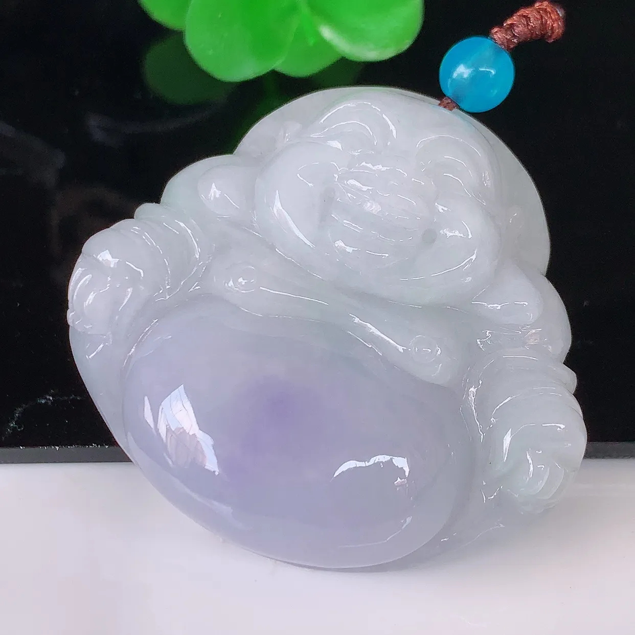 自然光实拍，大件饱满紫罗兰佛公吊坠，翡翠笑佛，饱满，开脸喜庆，配戴优雅迷人！#41.16尺寸41.5*39*12.5