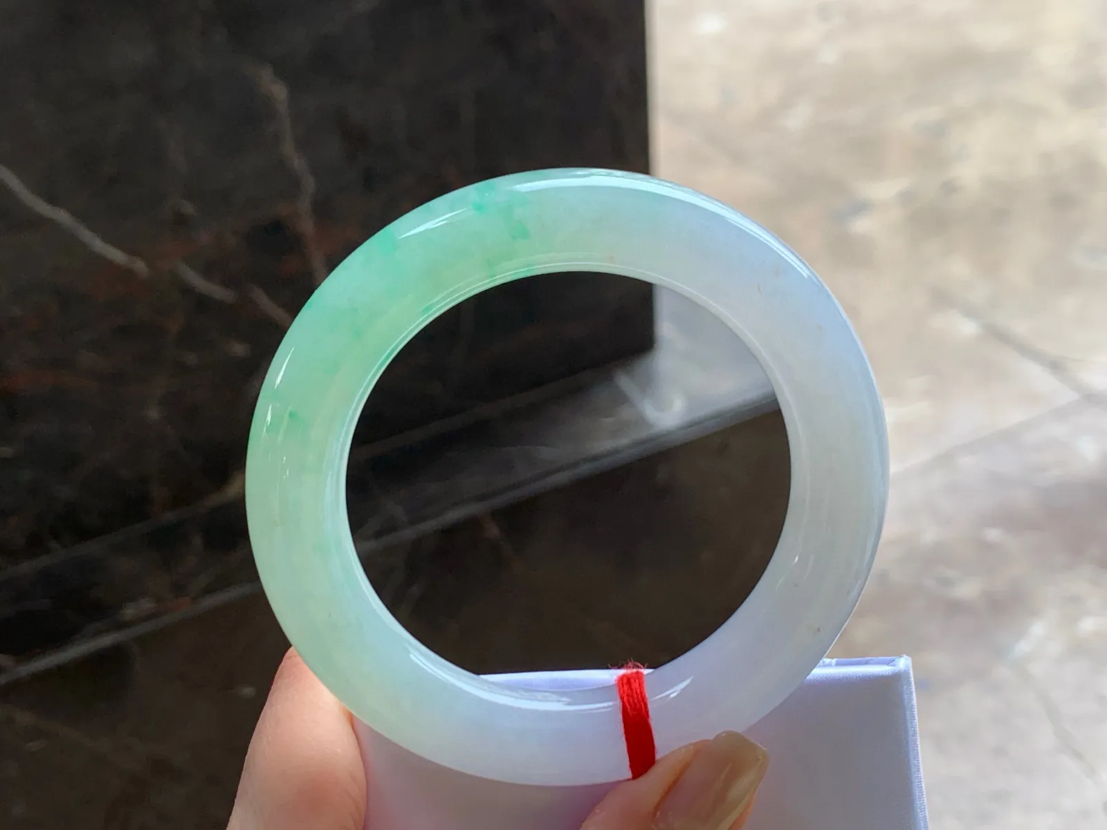 冰带色福镯
水润57/12mm
