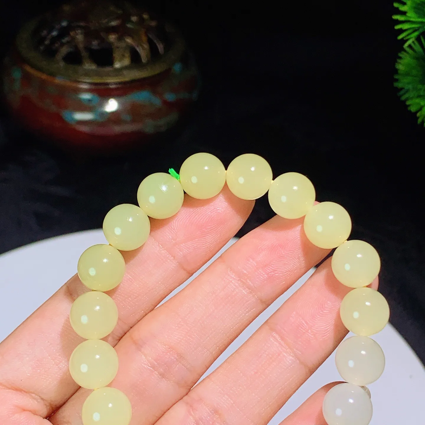 新疆若羌黄口料渐变圆珠手串 单颗尺寸10玉质细腻油润 底色纯净 脂粉好，品质好！lt250716