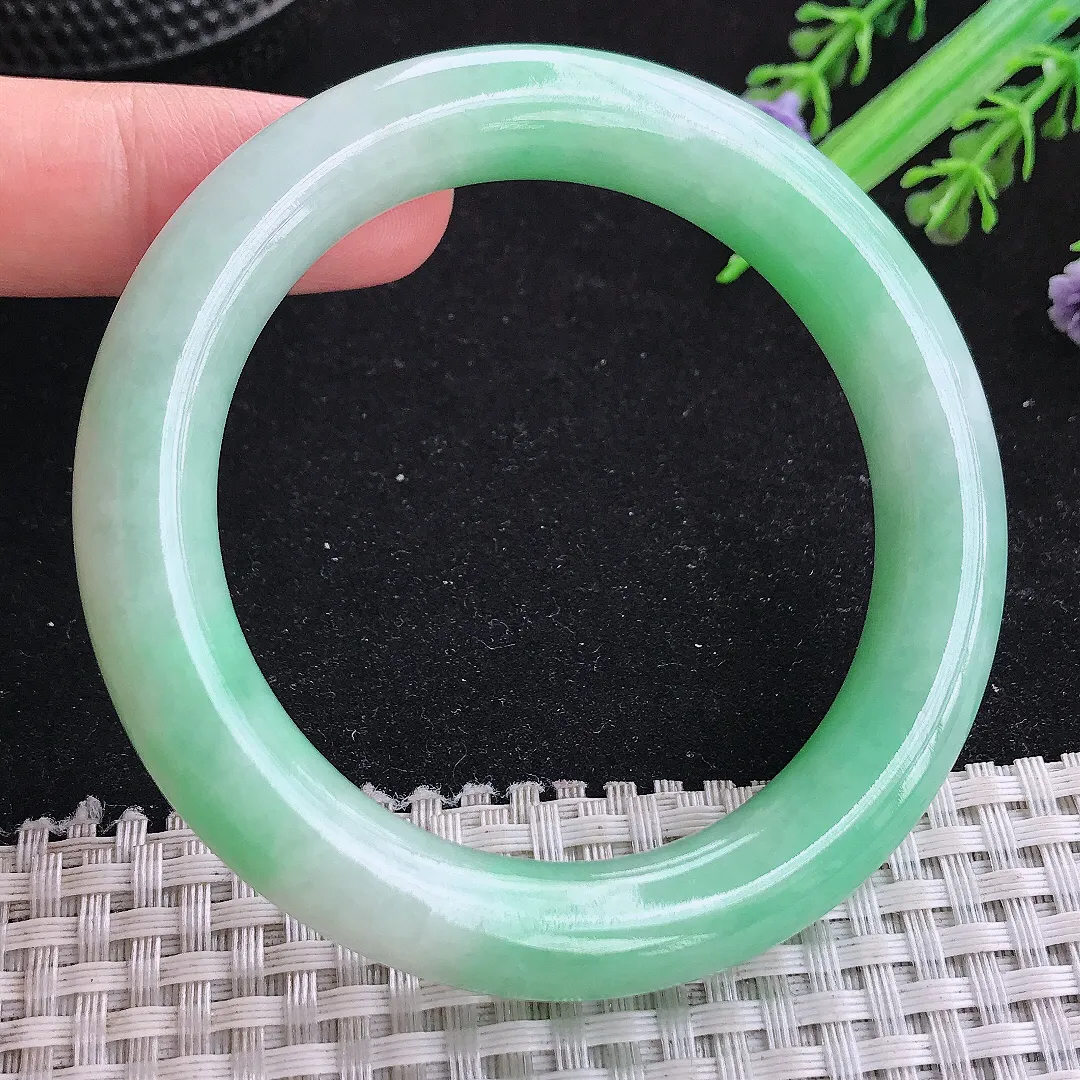 自然光54.5/11/0.2老坑精美温润苹果绿圆条手镯玉镯平安镯美人镯