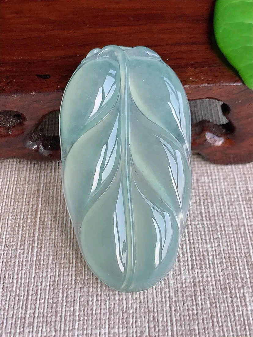 a货翡翠老坑冰种晴水大叶子金枝玉叶吊坠 尺寸50×26.7×5.2mm 重量13.88g 0716