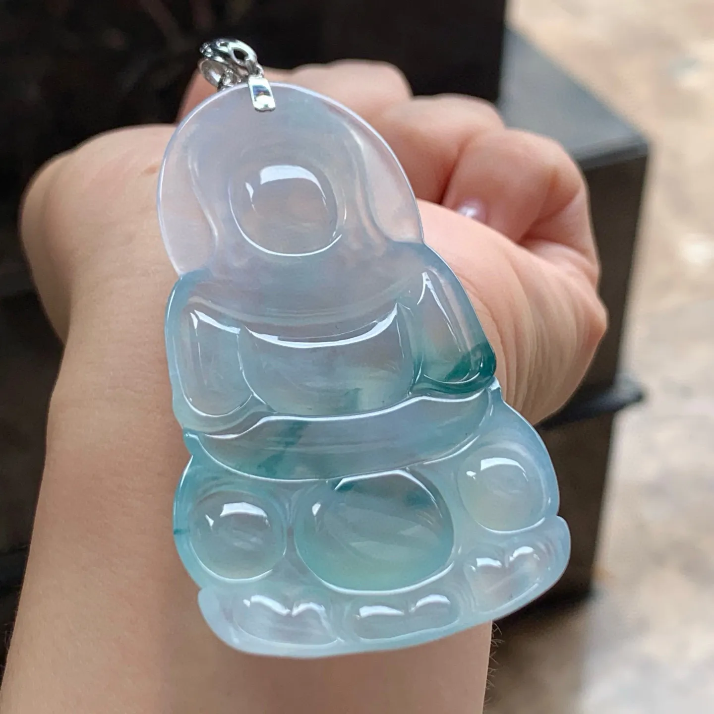 冰种飘花观音
大气 金扣